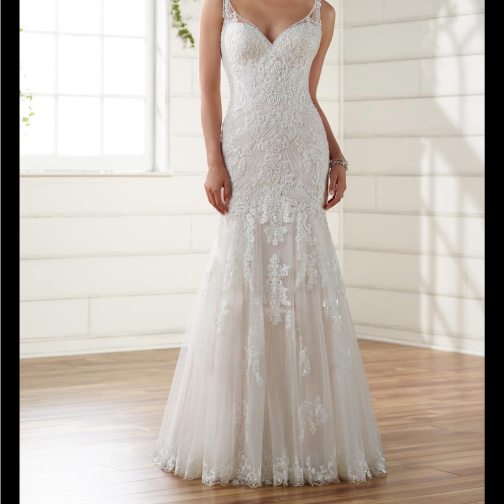 Essence of Australia d2208 wedding dress size 2